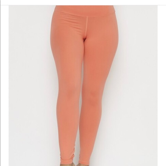 NEW! Solmi Yoga Leggings - Picture 3 of 4